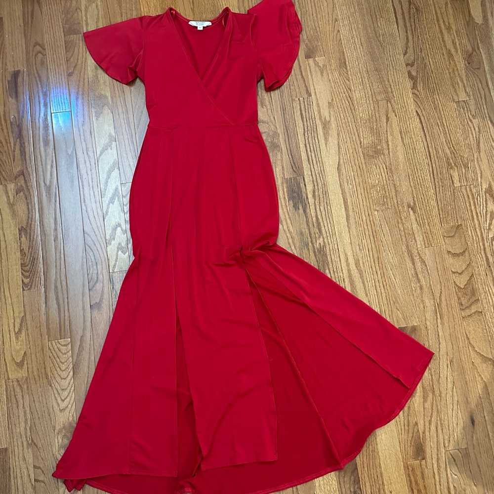 Miss Selfridge Petite ~ V Neck Maxi Dress – Red